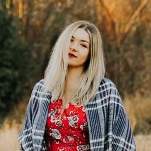 Meet your Posher, BC Stylist Deanna Hollingsworth